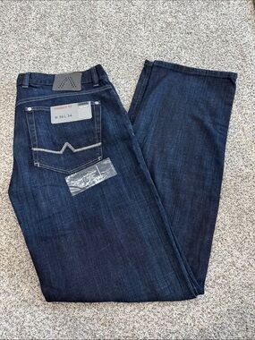 Relaxed Fit Men’s Jeans in Dark Blue - Modern Fit